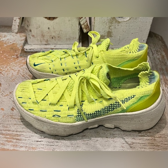 Nike Size 7 Space Hippie 04 Light Lemon Twist Green Sneakers - Picture 3 of 9